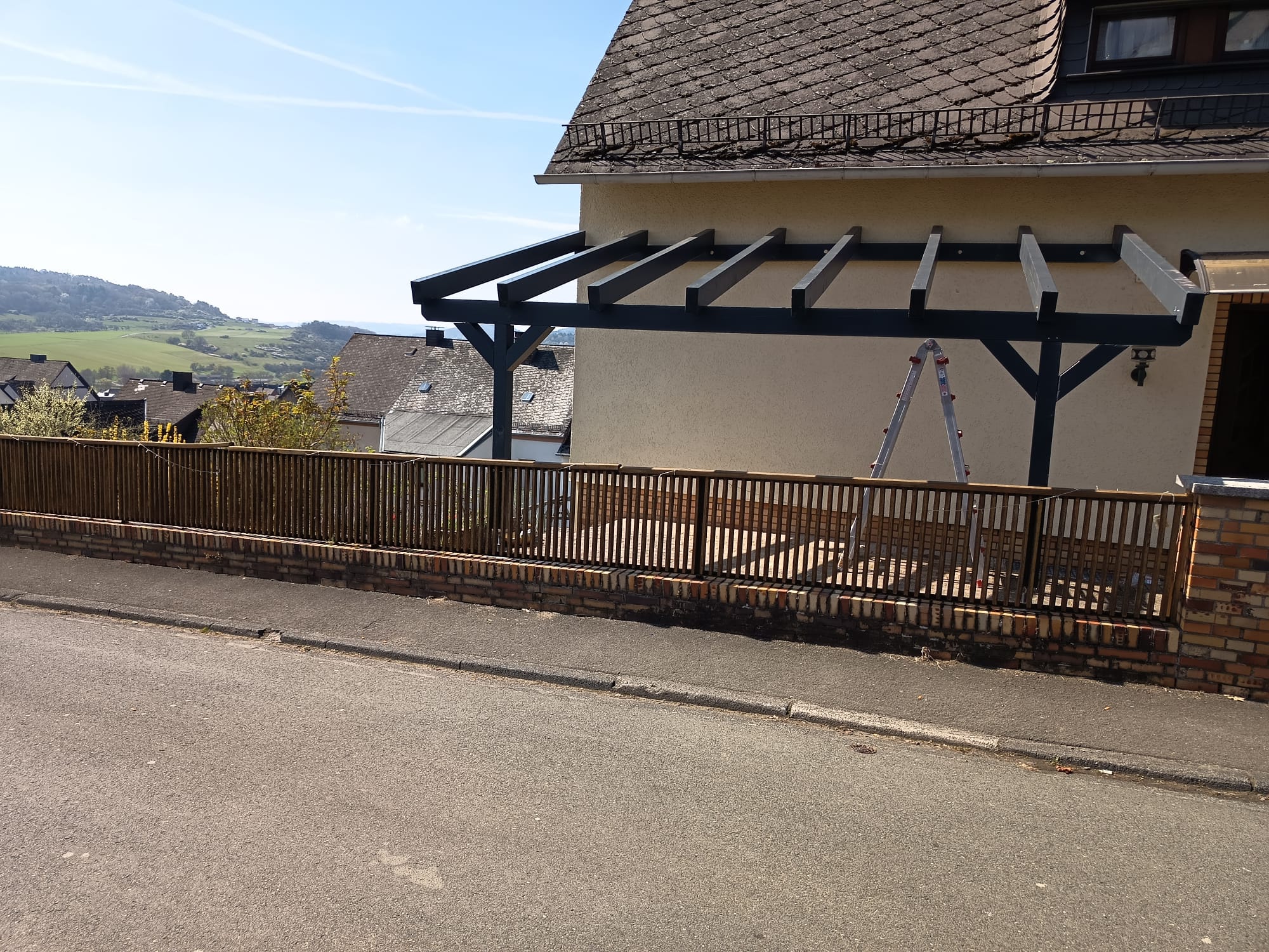 Carport mit Hausanschluss